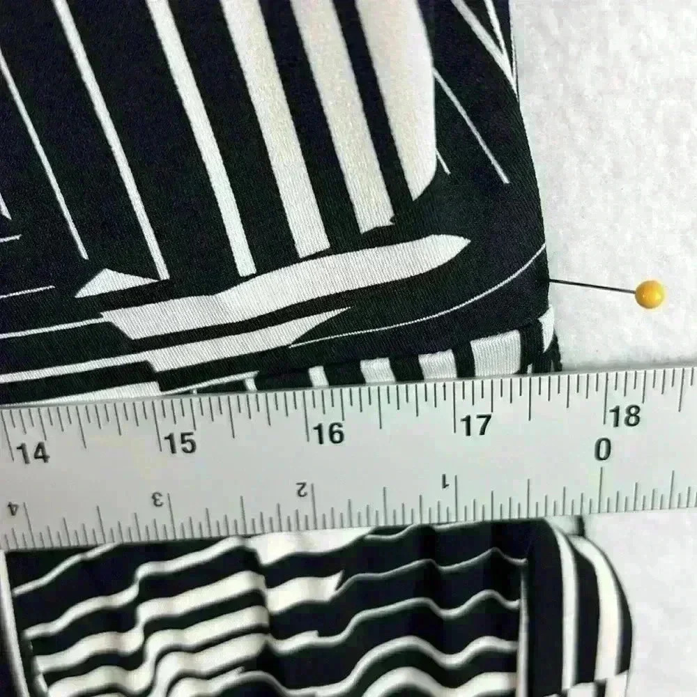 Liz Claiborne Women’s Dress Size Large Black & White Geometric Print Work Office - Picture 11 of 11